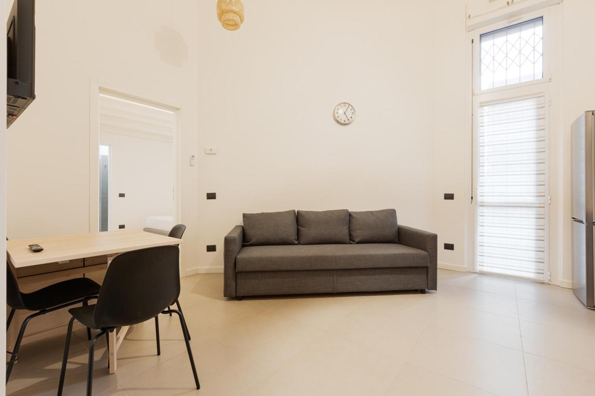밀라노 Cozy Corner With Balcony And Private Garage! 아파트 외부 사진