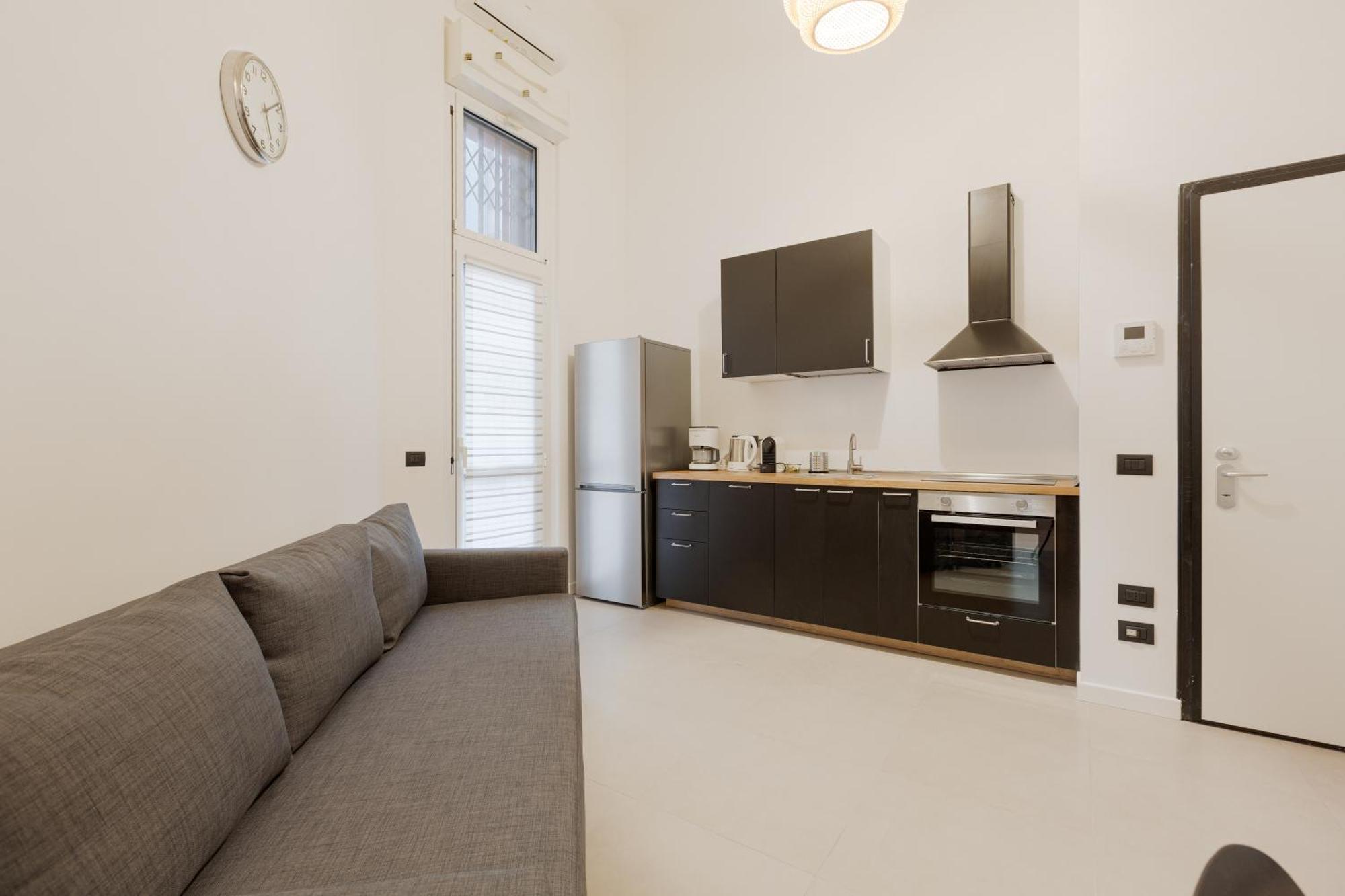 밀라노 Cozy Corner With Balcony And Private Garage! 아파트 외부 사진