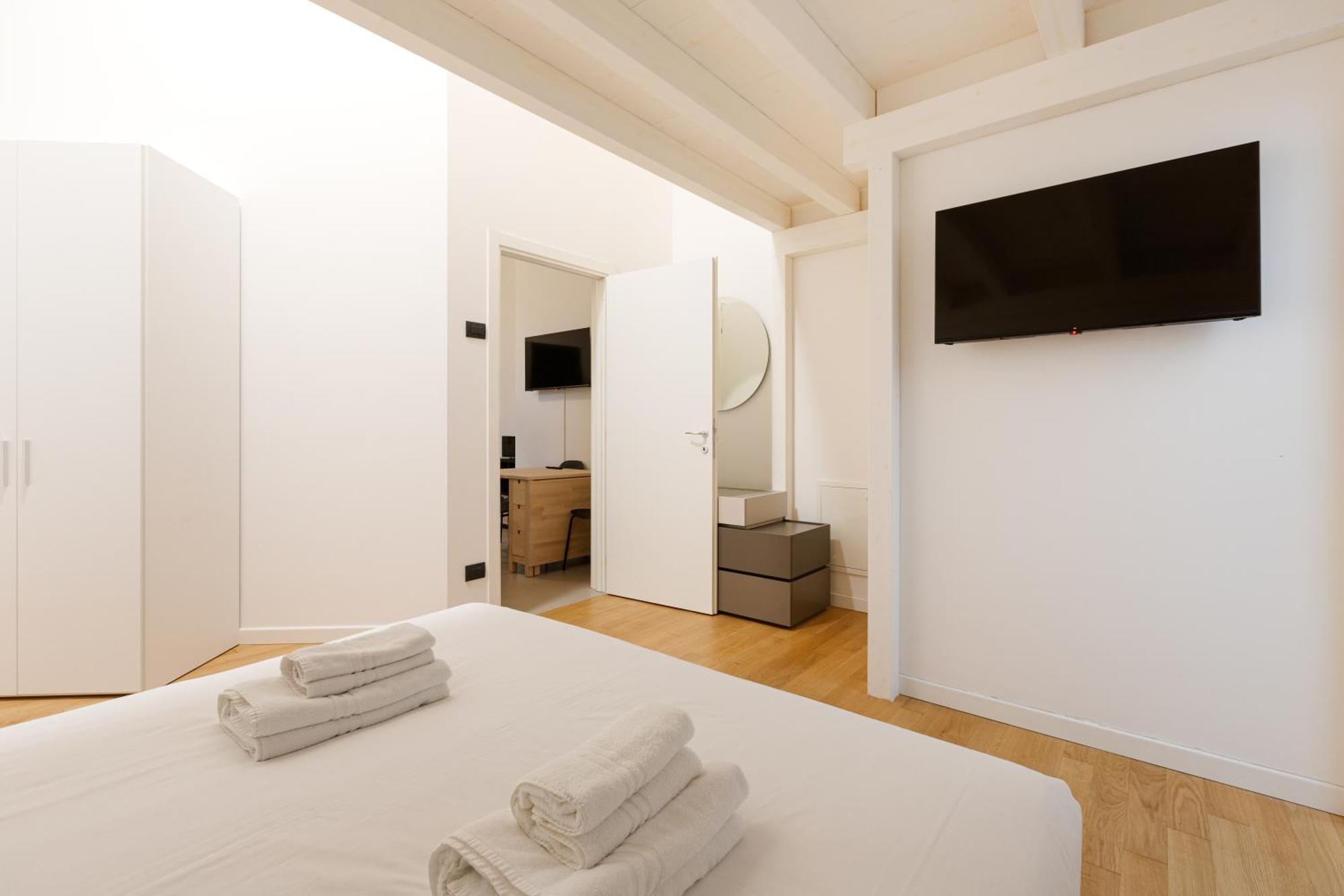 밀라노 Cozy Corner With Balcony And Private Garage! 아파트 외부 사진