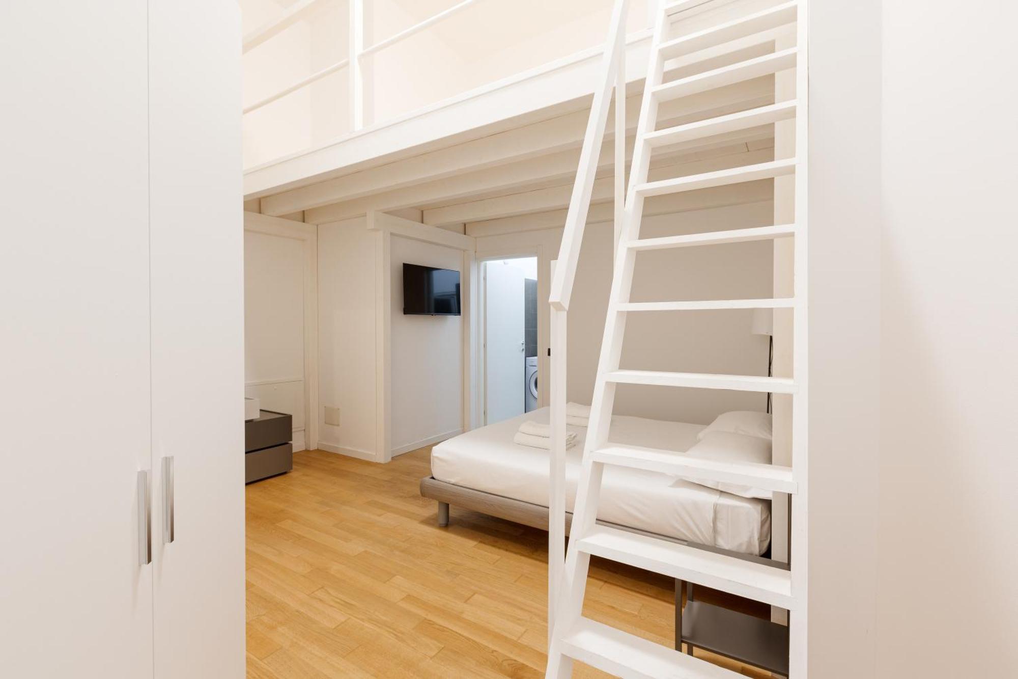 밀라노 Cozy Corner With Balcony And Private Garage! 아파트 외부 사진